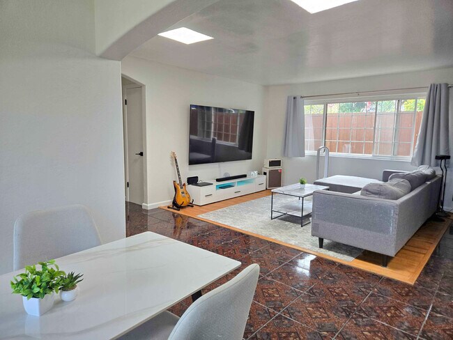 Foto del edificio - 2946 E 29th St