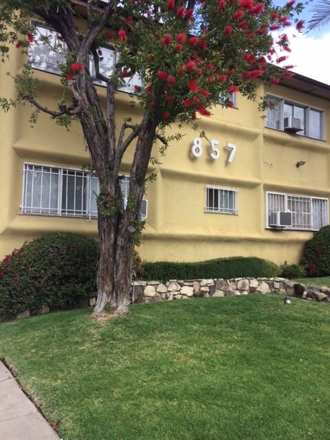 Building Eterior - 857 Crenshaw Blvd