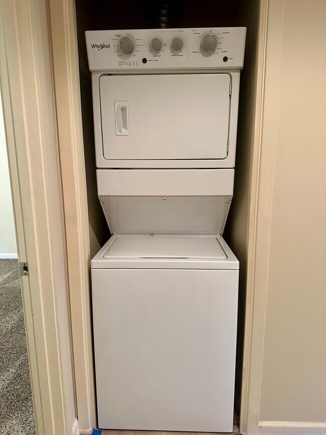 Foto del edificio - Newly renovated Two-bedroom apartment in Ashland!