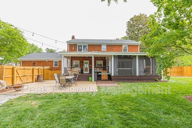 Foto del edificio - 9133 Robin Ridge Dr