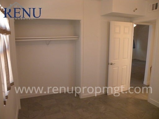 Building Photo - 2 Bedroom Henderson Home