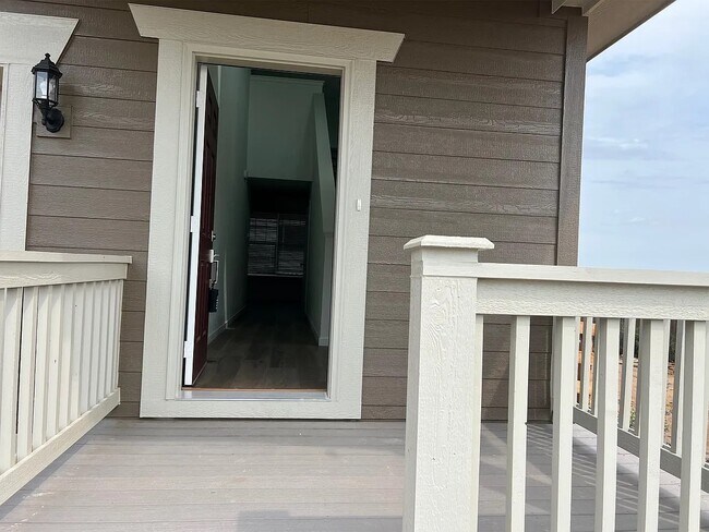 Foto del edificio - 629 Harperridge Pl