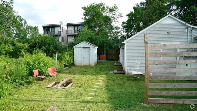 Building Photo - 112 Lucile St