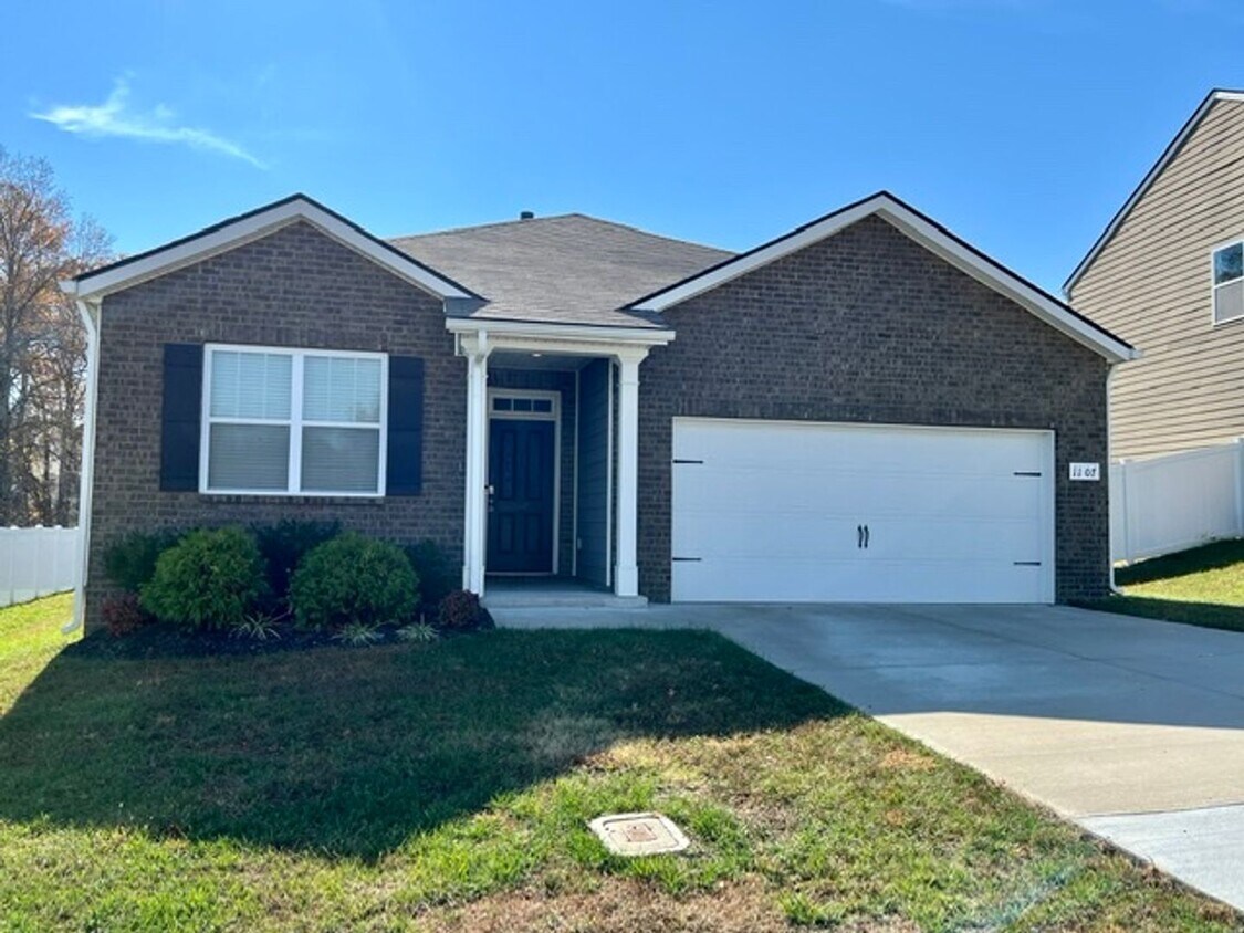 Foto principal - 3 Bed 2 Bath in Lebanon, Like New Home in ...