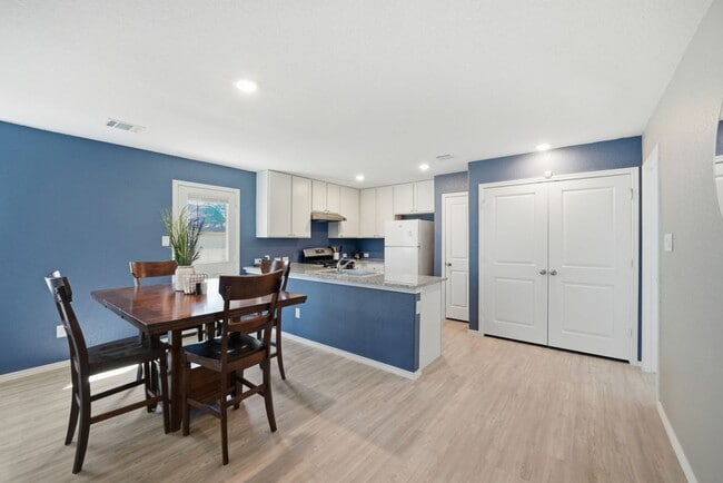 Building Photo - 14734 Saw Ml