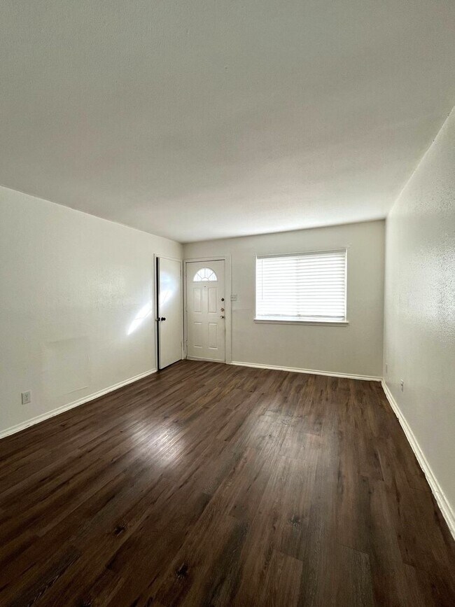 Foto del edificio - 7115 Glen Terrace