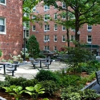 Building Photo - 6 Camelot Ct