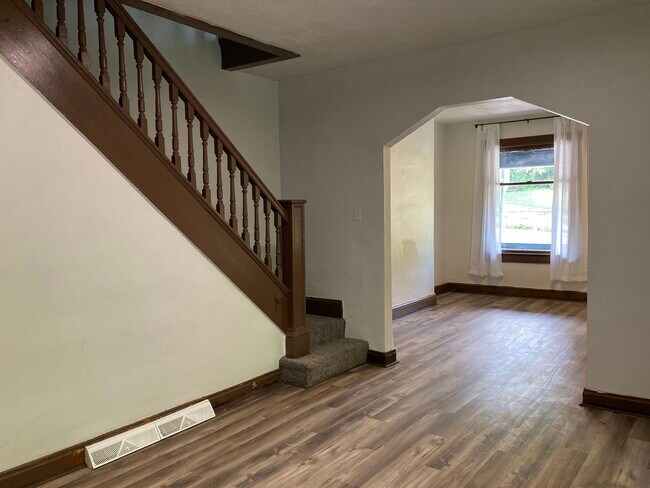 Building Photo - 600 Garrett Ave