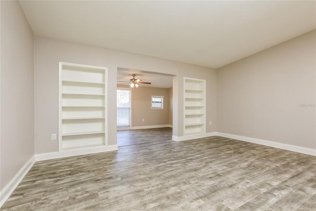 Building Photo - 3703 Sutton Dr