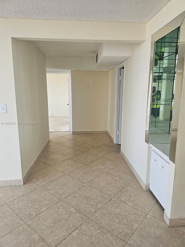 Foto del edificio - 18011 Biscayne Blvd