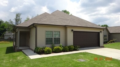 Building Photo - 20300 Songbird Dr