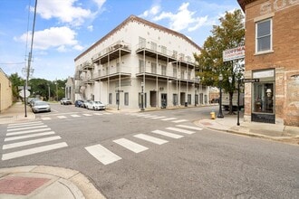 Building Photo - 412 Dauphin St