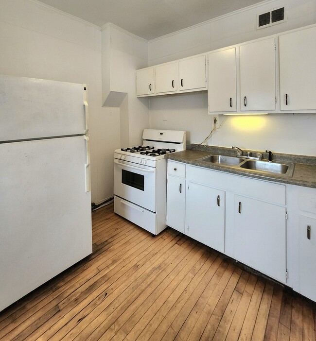 Foto del edificio - 1909 W Foster Ave