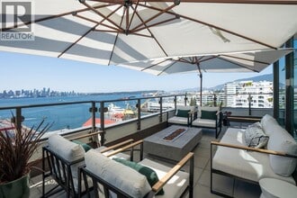 Building Photo - 162 Victory Ship Way