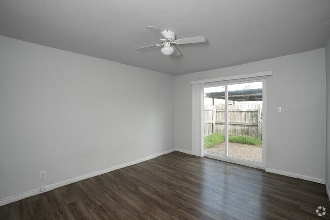 2BR, 2BA - 1,075SF - Primary Bedroom - The Luke Apartments