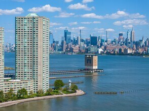 Discover breathtaking Manhattan views at Atlantic - Newport Rentals