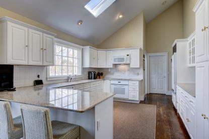 Foto del edificio - 332 Noyac Path