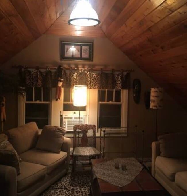 Building Photo - 2842 S Lenox St