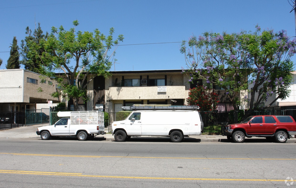 Building Photo - 7010 Fulton Ave