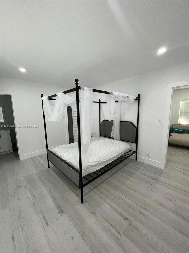 Foto del edificio - 1021 SW 29th St