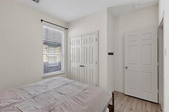 Building Photo - 10224 Olivia Dr