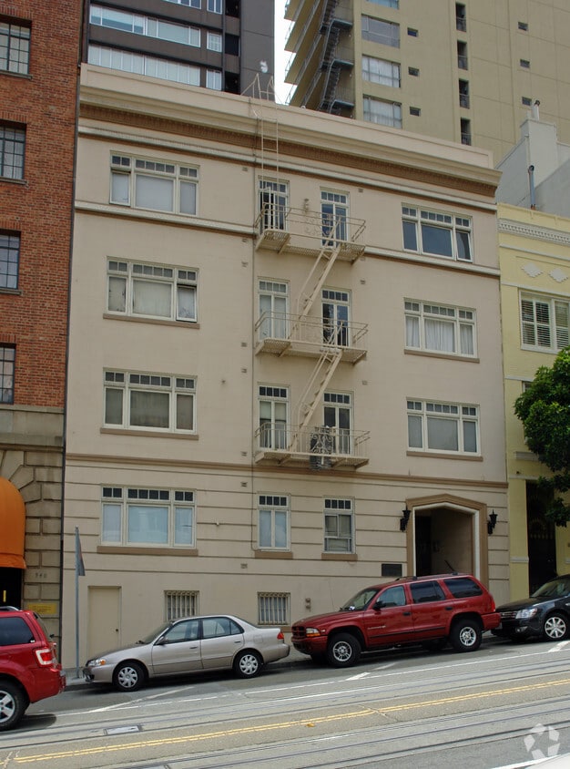 Building Photo - Commonwealth Apartments