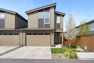Building Photo - 2052 NE Ancestry Ct