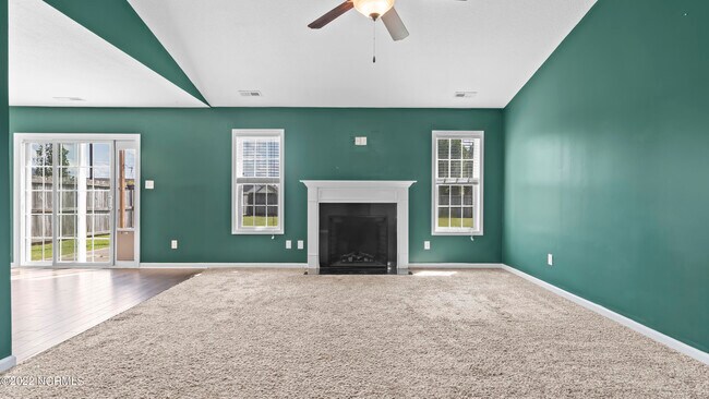 Building Photo - 137 Cavalier Dr