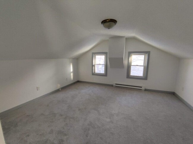 Building Photo - 215 12th Ave N