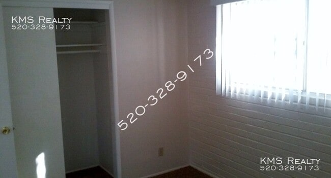 Building Photo - 2 Bedroom 2 Bath - 1804 W Caravell Rd