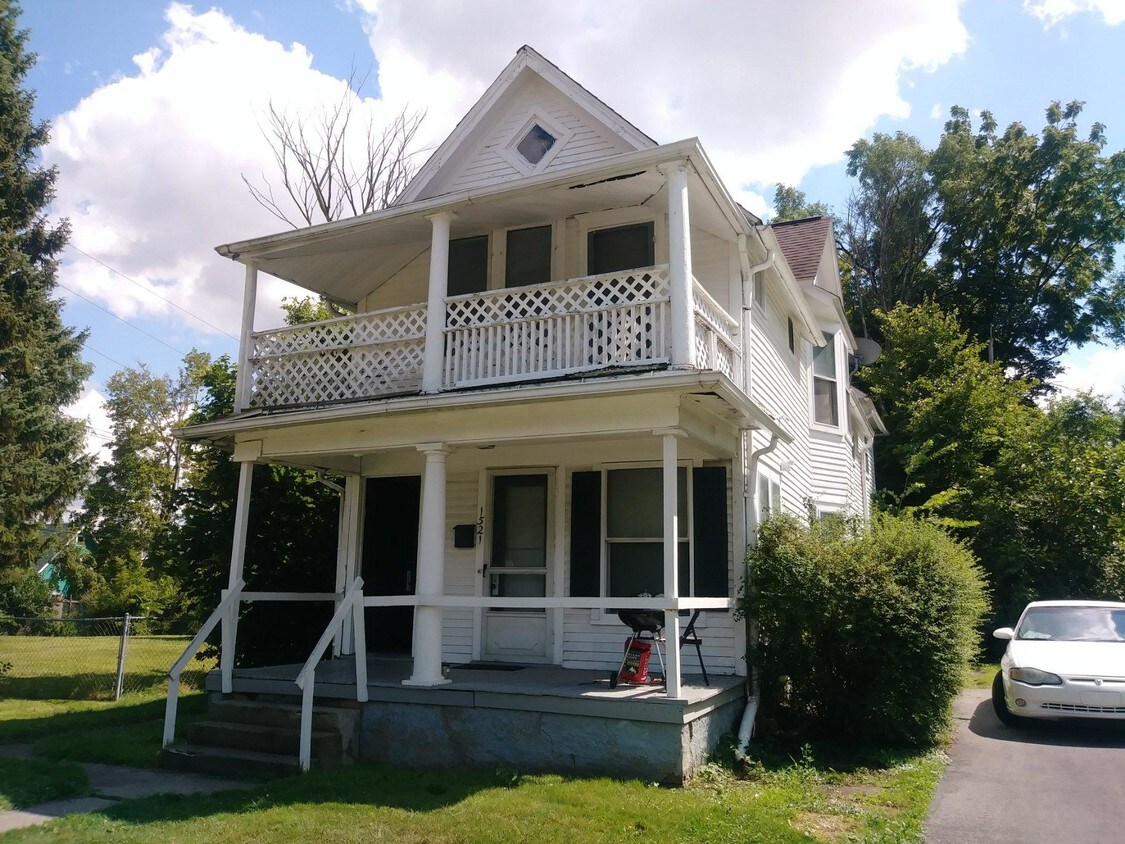 Primary Photo - 1521 Jermain Dr
