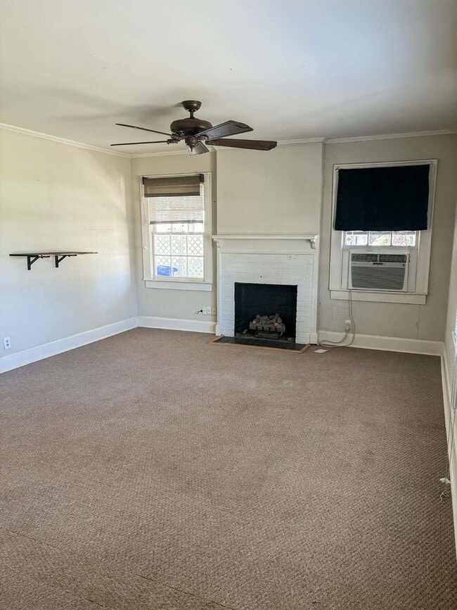 Building Photo - Charming 2-bedroom, 1-bath home