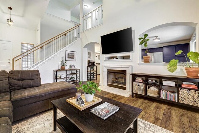 Foto del edificio - 15501 Sarah's Creek Dr