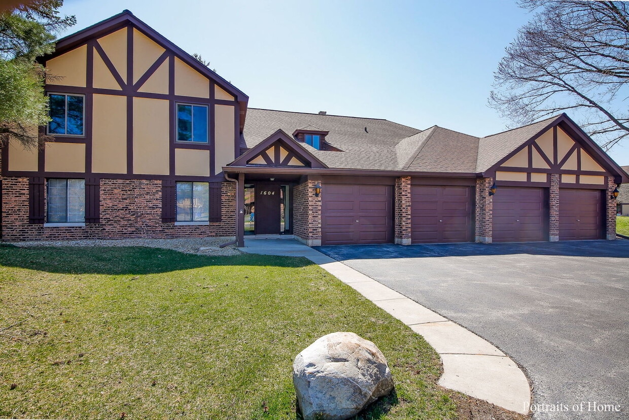 1604 Thames Ct Unit B, Wheaton, IL 60189 Condo for Rent in Wheaton