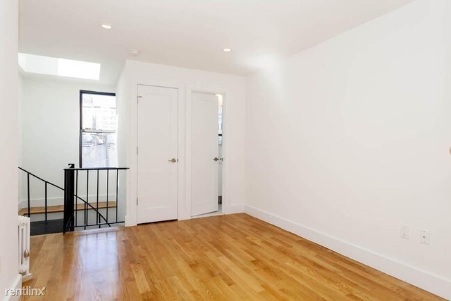 Foto del edificio - 4 br, 2 bath Duplex - 20 Vandam St