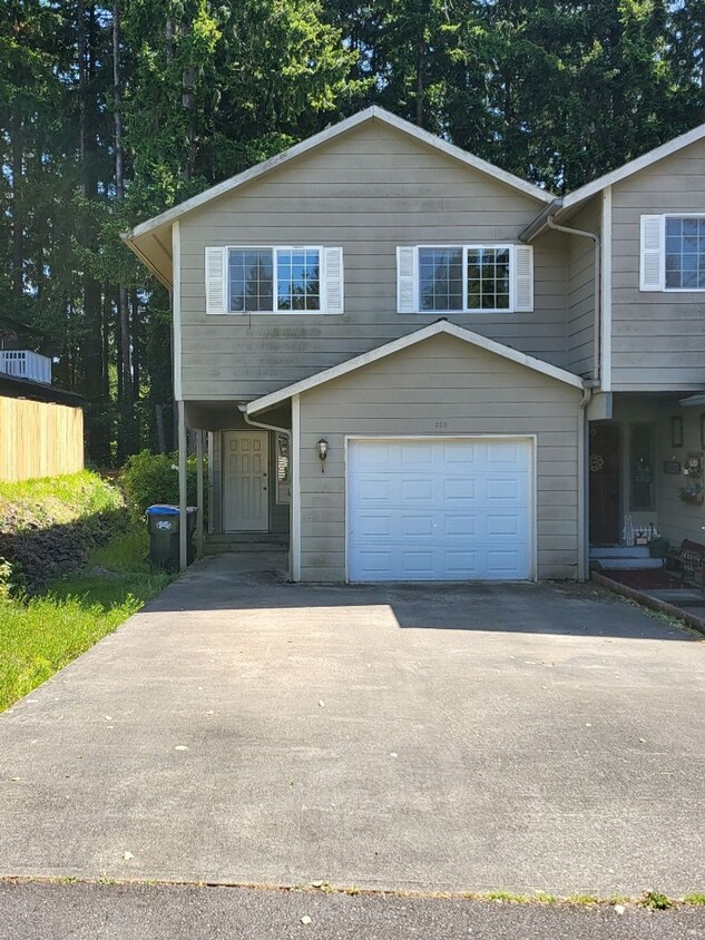 355 SE Valley View Way Unit 359, Chehalis, WA 98532 - Room for Rent in ...