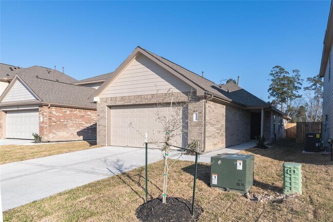 Building Photo - 17430 Linthorne St