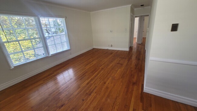 Foto del edificio - 5025 Cahuenga Blvd