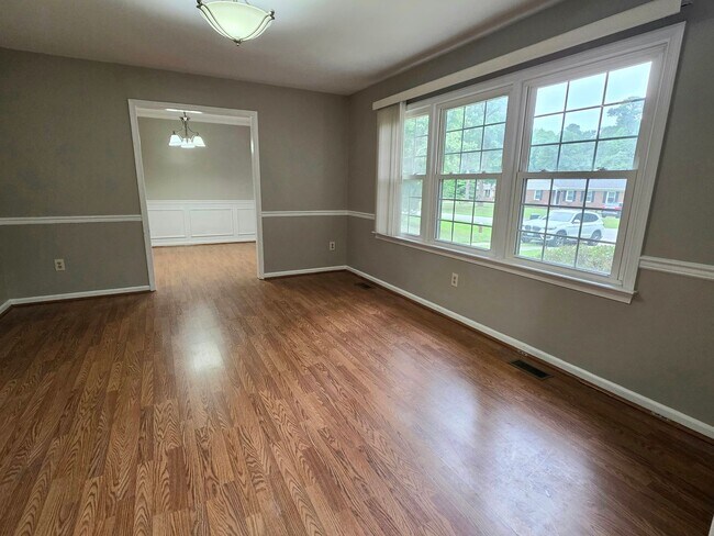 Foto del edificio - Cute Ranch in Yorktown Ready For New Tenants!