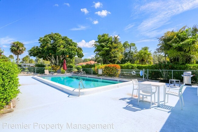 Building Photo - 2 br, 2 bath House - 221 Cypress Way E #201