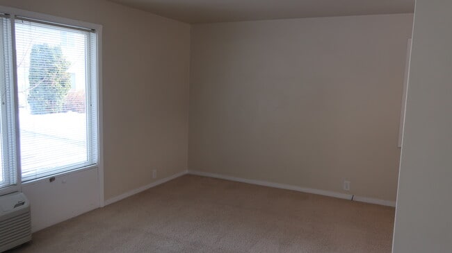 Building Photo - 120 Lavender Ct