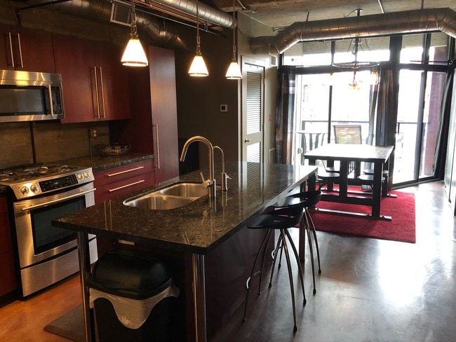 Building Photo - 328 W 200 S