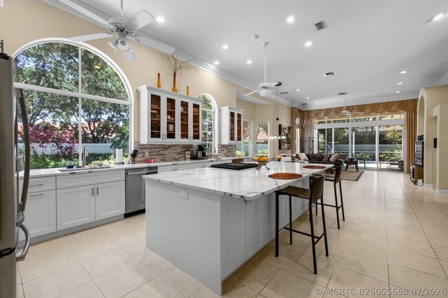 Building Photo - 1048 Diamond Head Way