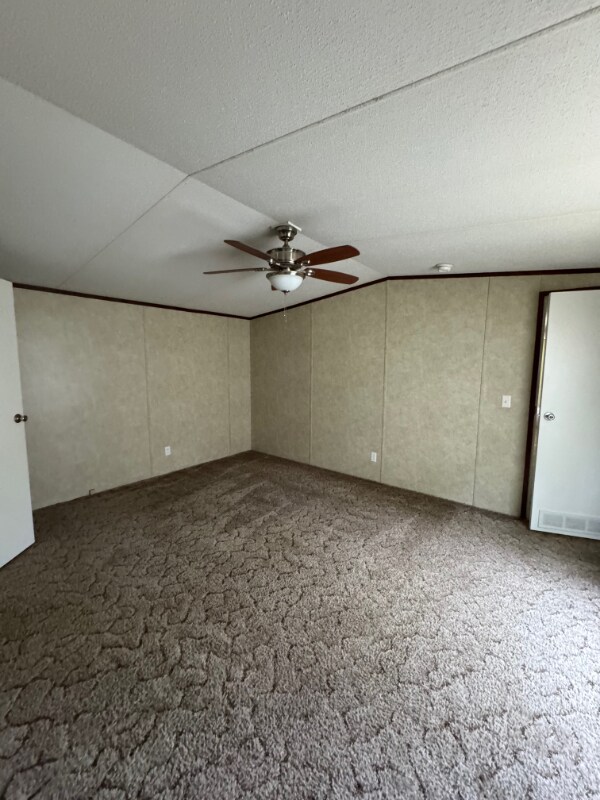 Foto del edificio - 544 Walnut Hill Rd