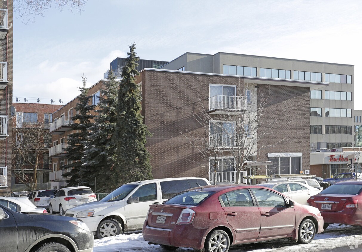 Building Photo - Khandaker Villa