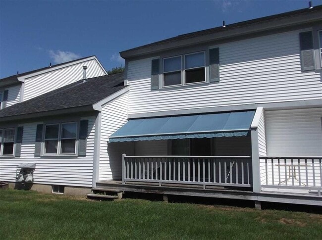 Building Photo - 7 River View Dr