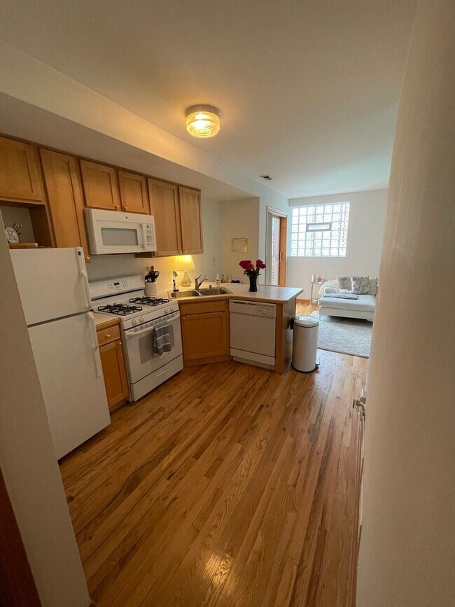 Foto del edificio - 865 W Buckingham Pl