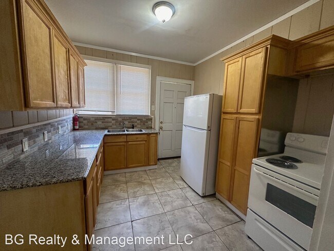 Foto del edificio - 3 br, 1 bath House - 643 11th St