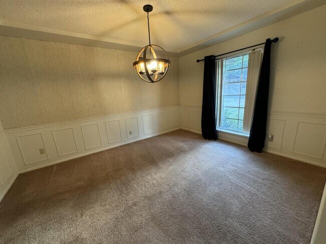 Building Photo - 816 Ridgecrest St