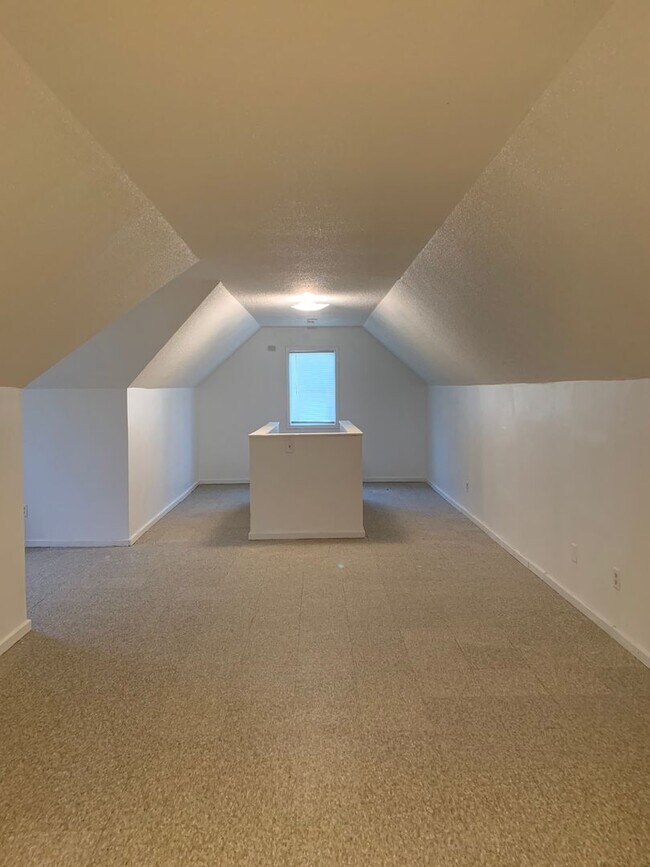 Foto del edificio - 4355 N Logan Ave